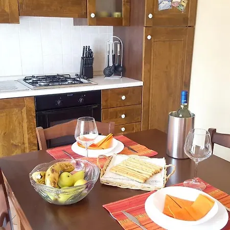 Holiday Via Diano Calderina Ferienhaus *